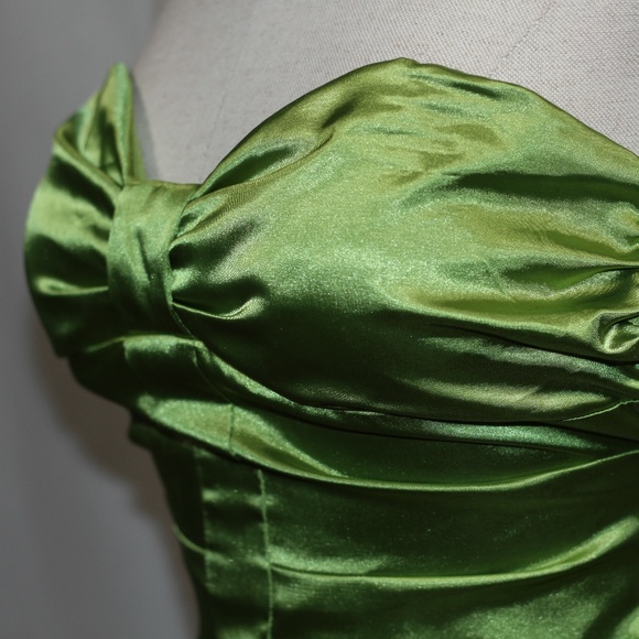 Speechless Green Halter Dress - Picture 3 of 13